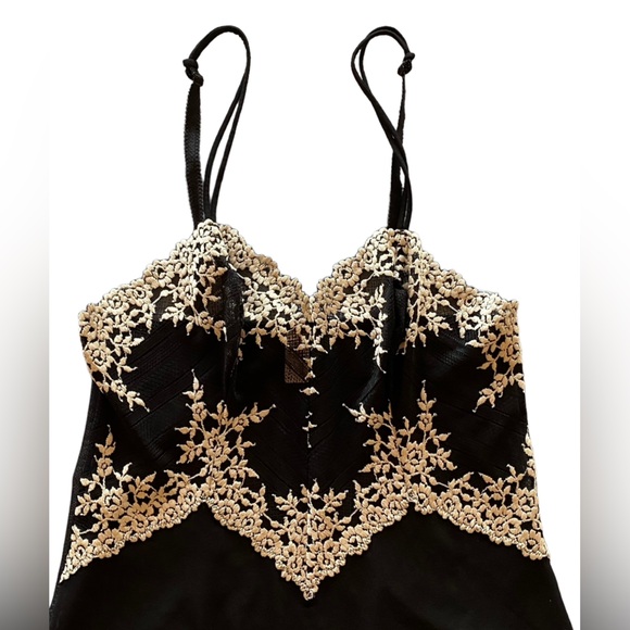 Beautiful Wacoal Embroidered Sheer Nightgown Slip Romantic. Excellent Condition! - Picture 3 of 8